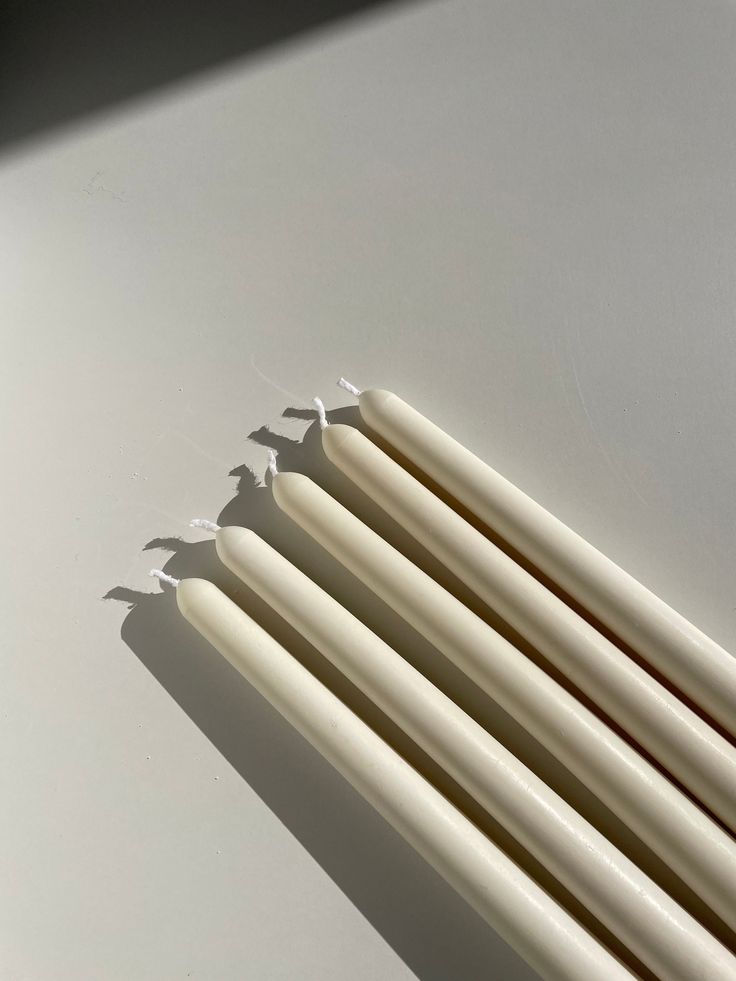 شمع قلمی سفید ۲۰ سانتی بدون دود و اشک و بو